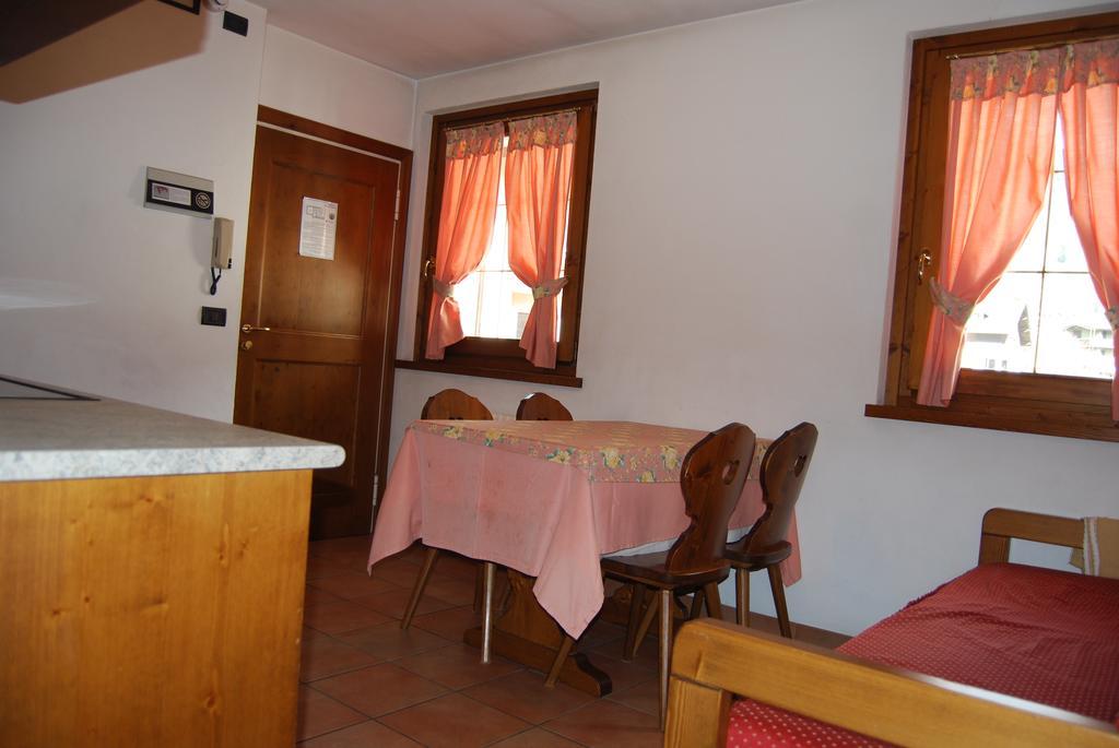 Residence Lord Byron Bormio Habitación foto